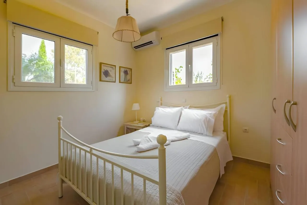 A Casa D'Irene Apartment Mantzavinata